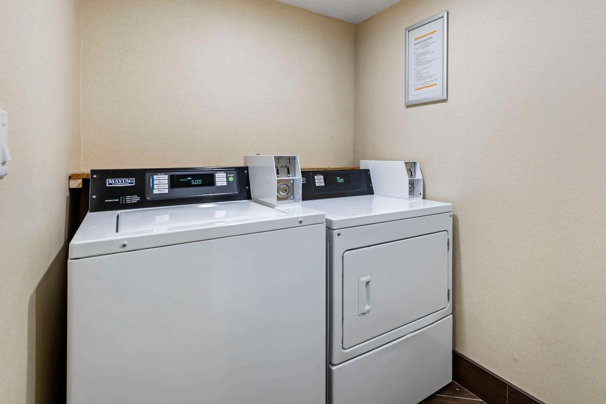 Comfort Inn Windsor Extérieur photo